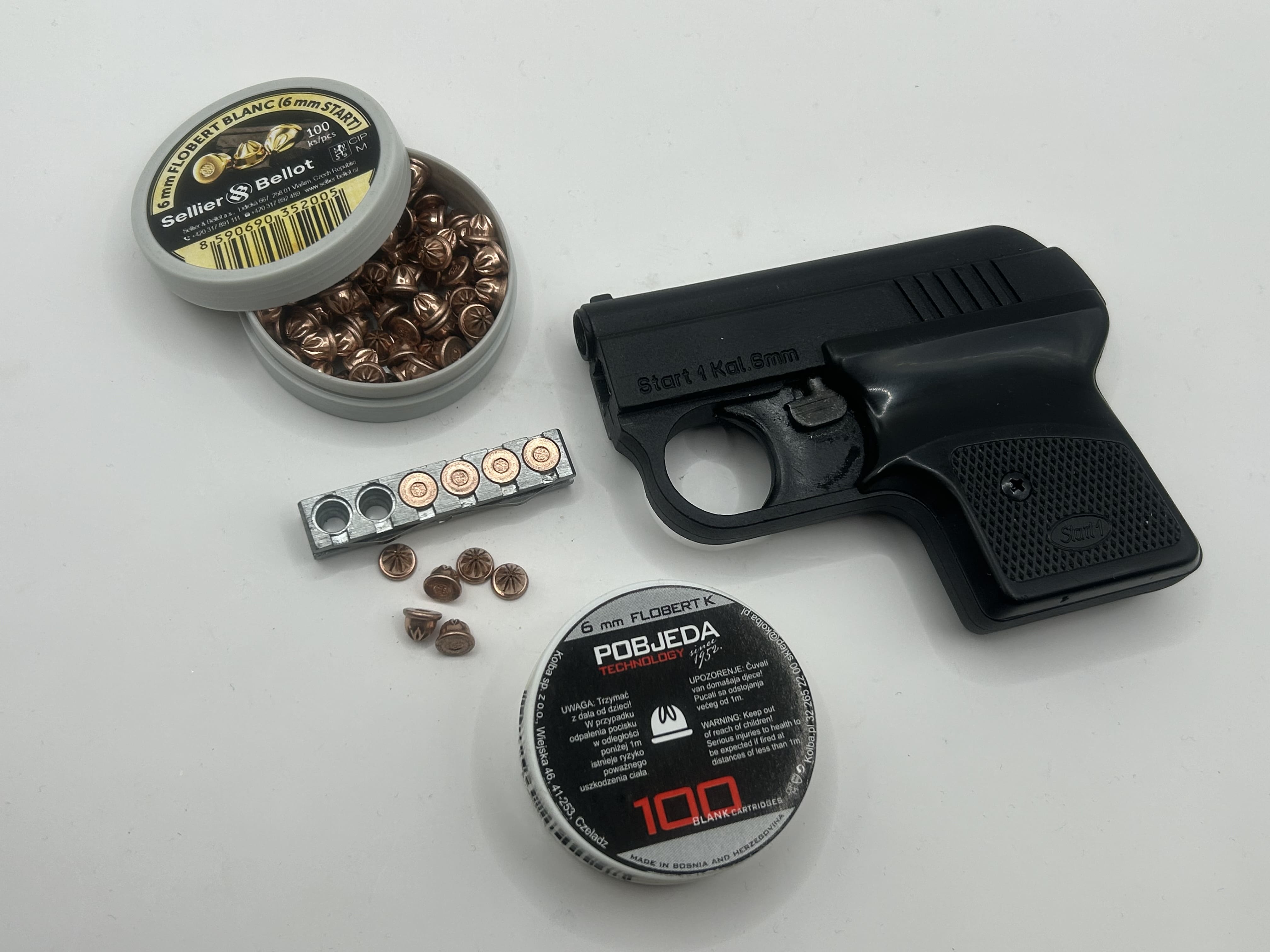 pistolet hukowy Start 1 oraz naboje 6mm short Sellier Bellot i Pobjeda